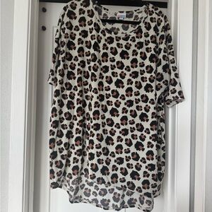 LuLaRoe Leopard Print Short Sleeve Top